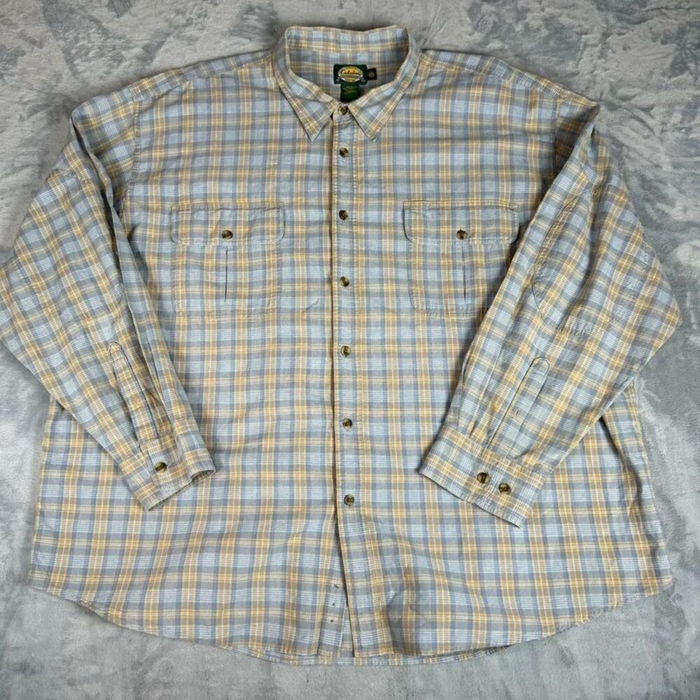 Menβs plaid button up